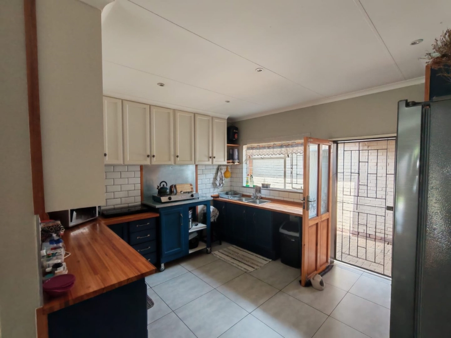 2 Bedroom Property for Sale in Langenhovenpark Free State
